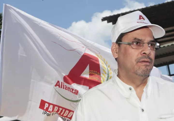 El partido Alianza, quien eligió a a José Domingo Arias como candidato presidencial, pidió a los independientes que no justifiquen sus dificultades con comparaciones que no aplican.  Víctor Arosemena 