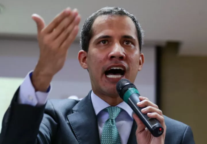 No se informa qué otra medida adoptará Guaidó para avanzar en el cese de la usurpación que, considera, hace Maduro de la presidencia, pero el sábado llamó a sus seguidores a ejercer mayor presión en las calles.