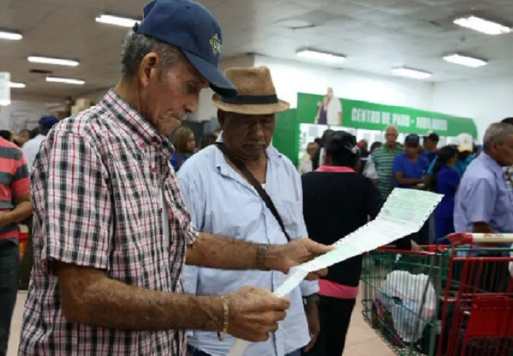 Aprueban bono a jubilados y pensionados. 