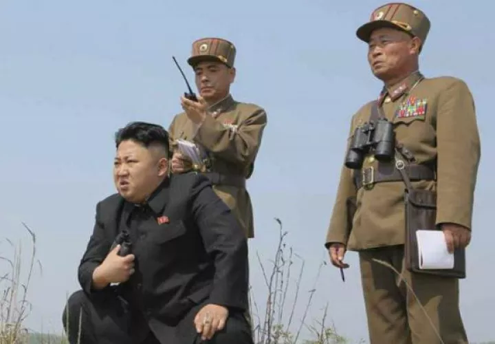 Kim Jong-un, líder norcoreano, supervisa los lanzamientos. Foto: Archivo/Ilustrativa.