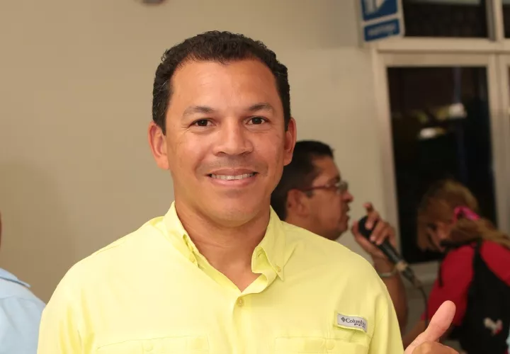 Luis Casis. 