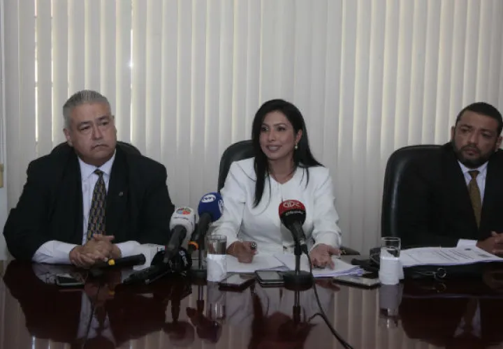 Abogada de Ramsés Owens denuncia penalmente al director de la DIJ Marcos Córdoba. Foto: Víctor Arosemena.