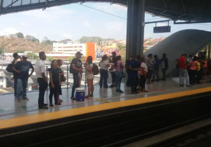 Metro de Panamá paralizado por interrupción en el servicio eléctrico. Foto/Redes