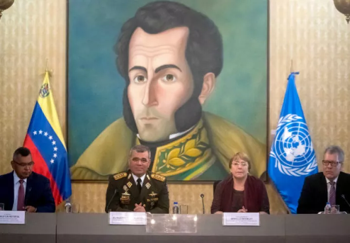 La reunión se llevó a cabo en la sede de la Cancillería venezolana y se espera que los ministros venezolanos ofrezcan una declaración a los medios al darse por concluido el encuentro.
