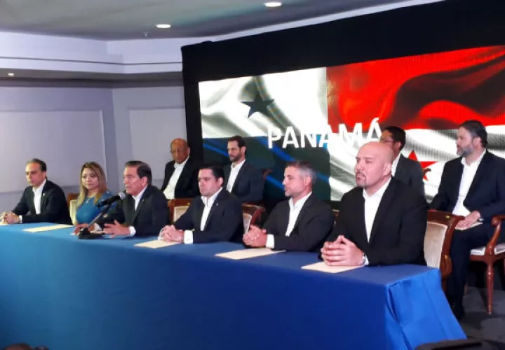 Alejandro Ferrer,Rolando Mirones, Doris Zapata y Héctor Alexander estuvieron dentro del gobierno de Martín Torrijos.
