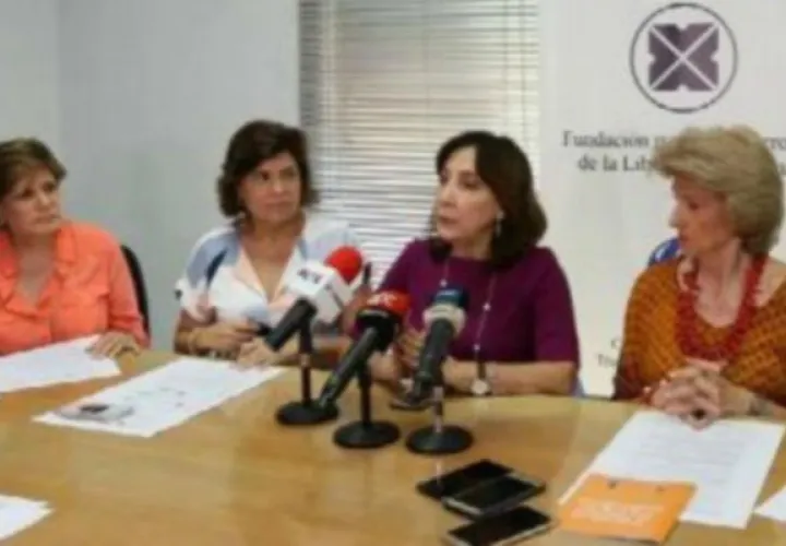 Rueda de prensa para presentar la iniciativa.  Twitter