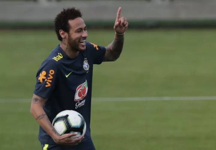 Neymar en el entrenamiento de Brasil que se prepara para la Copa América. Foto AP