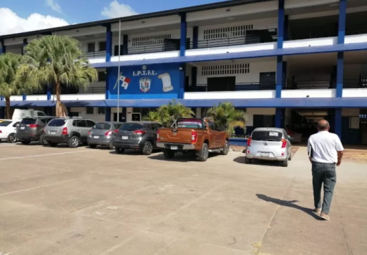La joven de 18 años asesinada el pasado viernes, cursaba el duodécimo grado del bachillerato en turismo en Instituto Profesional y Técnico Fernando De Lessep.