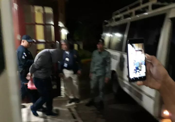 A los secuestrados le robaron dinero en efectivo y un Rolex valorado en más de 18 mil dólares y teléfonos celulares.