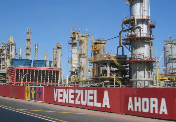 Estados Unidos mantiene las compras de petróleo venezolano
