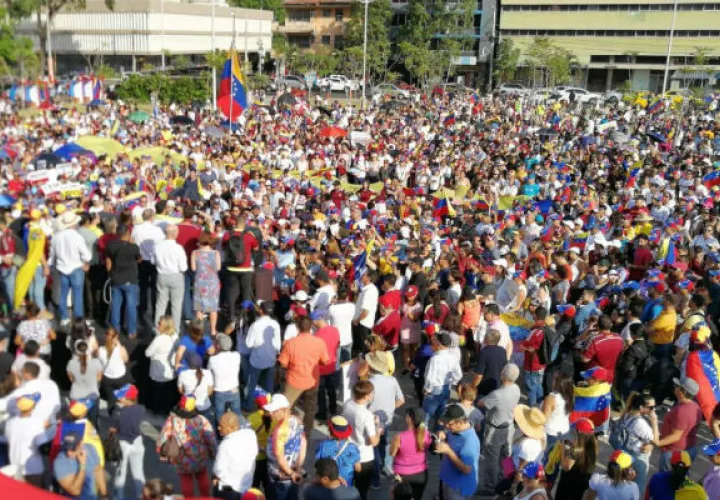Masiva concentración de  Venezolanos en Panamá. Foto/Andreína Chacín