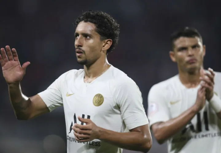 Jugadores del PSG se  lamentan de la derrota Foto AP