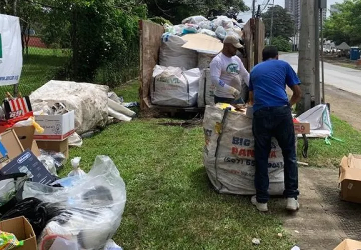 De acuerdo con datos de la Alcaldía de Panamá, el 19% de los residuos que se manejan en la ciudad capital son plásticos, mientras que los desechos orgánicos representan un 30%.