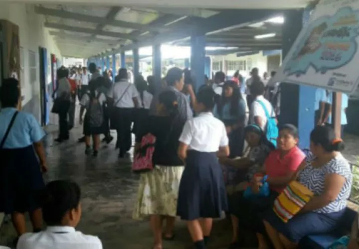 Los padres deben matricular a los estudiantes. Foto: Panamá América