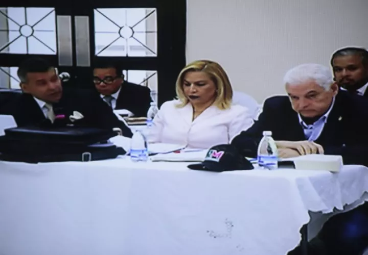 El abogado Sidney Sittón responde a las objeciones presentadas por la fiscalía a sus pruebas. Foto/Víctor Arosemena