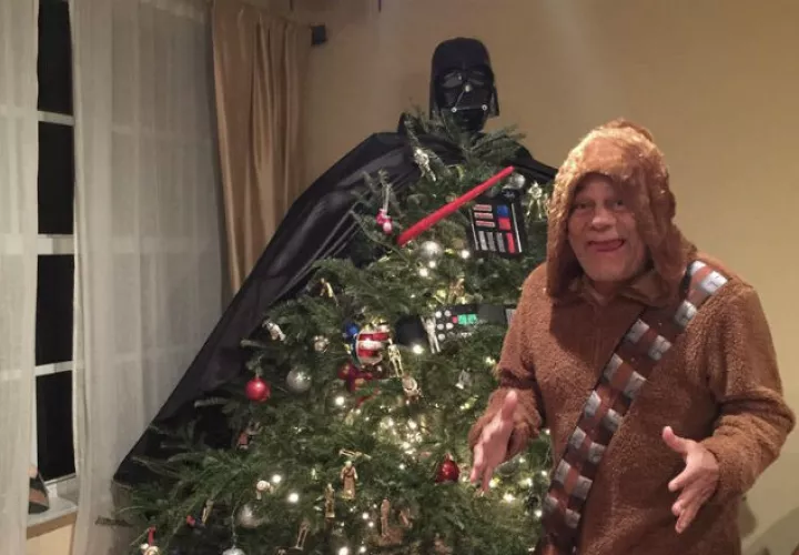 Roberto Durán con su disfraz de Chewbacca. Foto Twitter