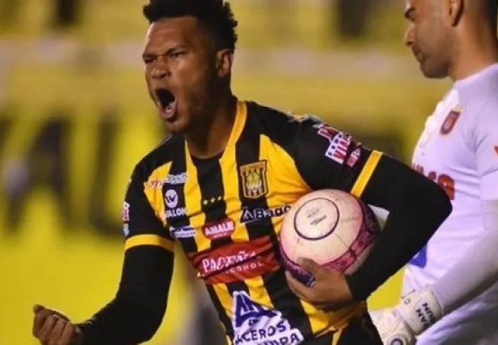 Rolando Blackburn es el referente ofensivo de The Strongest.