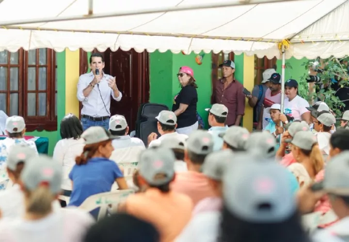 Rómulo Roux calificó los comentarios de Lombana como "ataques de populismo". Twitter