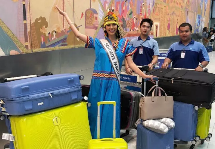 La panameña no dudó en mostrar sus raíces y llevó puesta su nagua, traje típico de la comarca Ngäbe Buglé. 