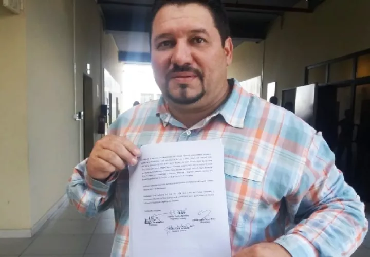 Samid Sandoval fue electo como alcalde y diputado.