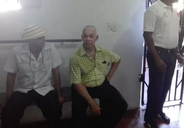 Santeño pagó multa por gritarle al presidente. Foto/Cortesía