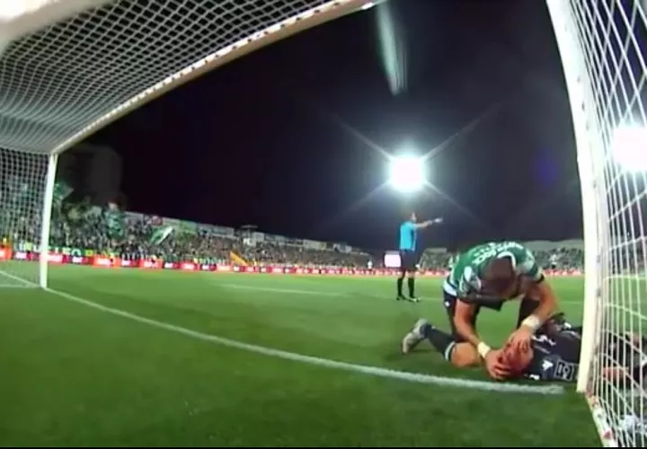 Coates atiende a Romain Salin