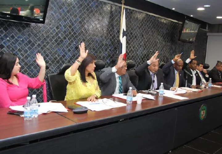 Una de las pocas acciones que se concretaron fue el rechazo del contrato Minera Panamá por parte de la Comisión de Economía. Foto de archivo
