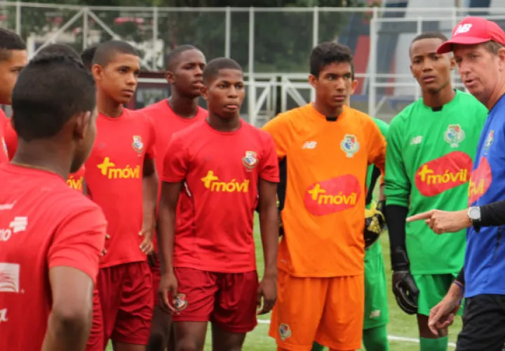 Gary Stempel (der.) definió el equipo Sub-17. Foto:Fepafut