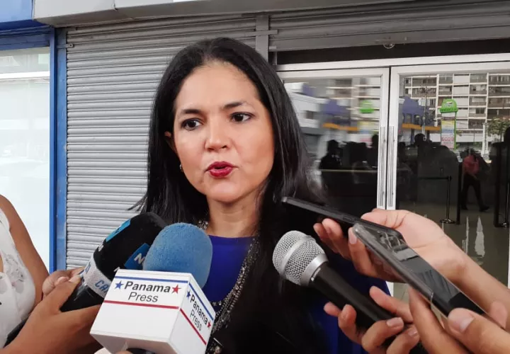 La directora general de la Autoridad Nacional de Aduanas, Tayra Barsallo, dijo que el Ministerio Público deberá determinar quién o quiénes son los culpables del desfalco. Foto: Víctor Arosemena.