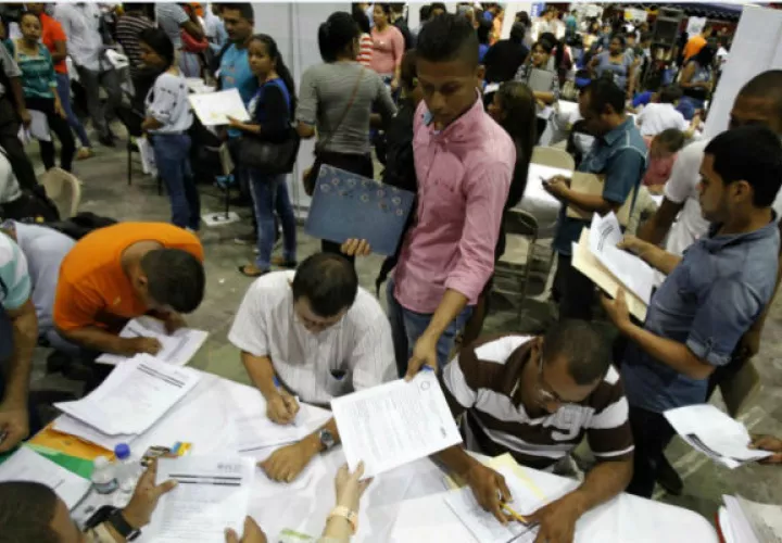 Durante el 2018, el total de contratos de trabajo reportados en el Mitradel cayeron 5.1%.