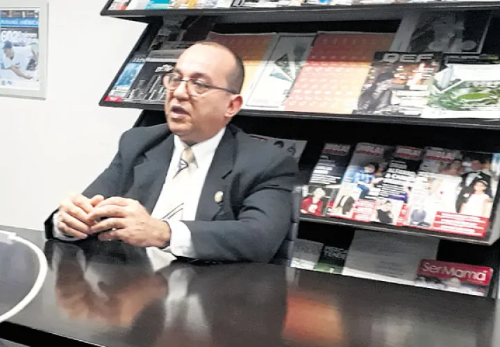 El rector de la Universidad de Panamá, Eduardo Flores, visitó Epasa.