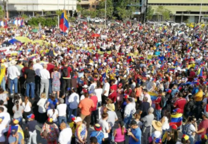 Colombianos, canadienses y nicaragüenses también se sumaron. Andreína Chacín