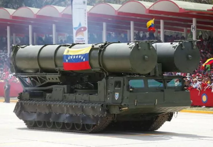 El despliegue de los S-300 durante las maniobras Bicentenario Angostura, realizada en medio de un contexto de extrema tensión política en el país sudamericano.