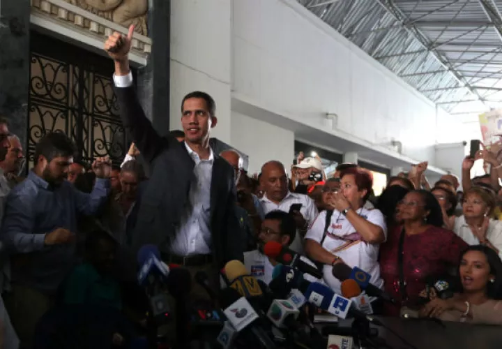 "Vamos hacia un paro escalonado en la administración pública definitivamente, propuesto por los sindicatos".