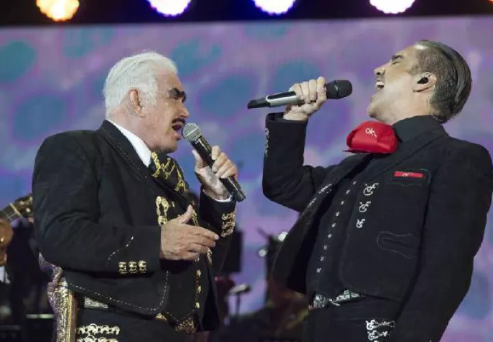Alejandro y Vicente Fernández.