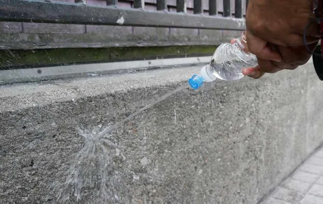 Prueban pintura repelente contra la orina en muros 