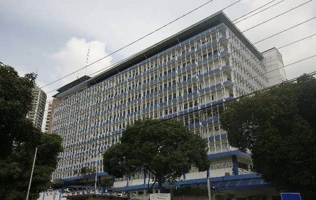 Los quirófanos del Complejo Hospitalario se ubican en el tercer piso del edificio conocido como "La Especializada", que data de 1973.  / Archivo