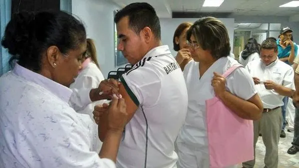 Las vacunas se están aplicando a todas la población   Foto: Telemetro Reporta 