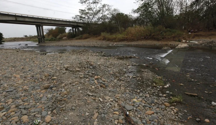 El río Pacora, en Panamá Este, disminuyó su caudal. /Foto Edwin González