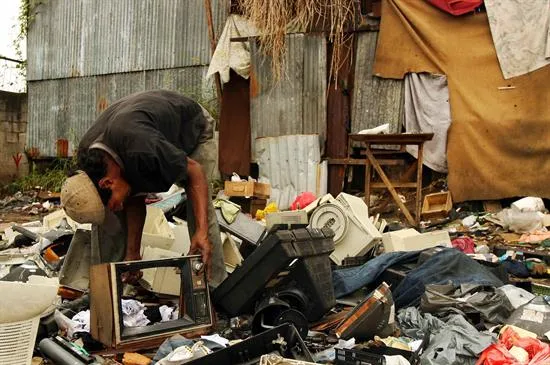El Observatorio de la Deuda Social Argentina de la UCA establece que la tasa de pobreza urbana aumentó un 3,6 % en los primeros cuatro meses de 2016, hasta afectar a un 32,6 % de la población, mientras que la de indigencia alcanzó el 3,7 %, un punto más. Foto: EFE