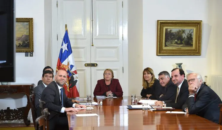 La pensión básica solidaria, que otorga el Estado a personas en situación de pobreza, subirá de 93.543 a 102.897 pesos mensuales.