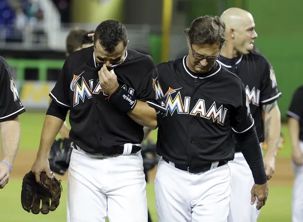 El ambiente en el Marlins Park era propio de un funeral. Foto/AP