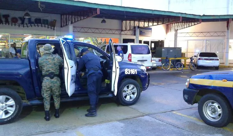 Comerciantes y taxistas en La Chorrera coinciden en que se requiere aumentar el pie de fuerza. /Foto Eric A. Montenegro