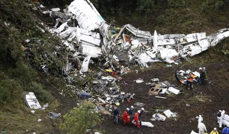 El piloto pidió orientación para aproximarse al aeropuerto, pero la torre lo perdió en el radar. /Foto AP