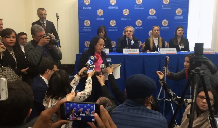 Representante venezolana interrumpe pronunciamiento de Almagro. /Foto AP