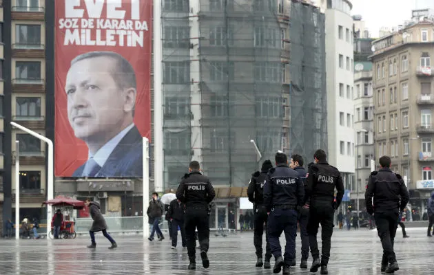 Retrato de Erdogan en Estambul. Foto: EFE