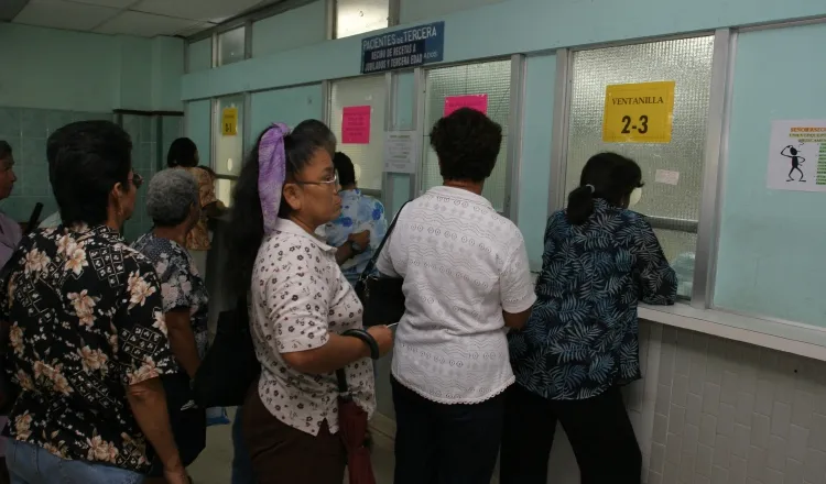 Se mantienen las quejas de parte de los pensionados y asegurados de la Caja de Seguro Social (CSS) por la falta de medicamentos en la institución.  Archivo 