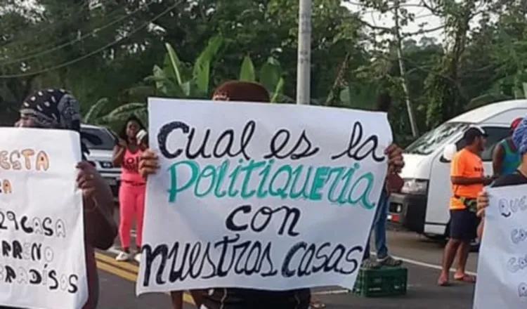 Protestas y pancartas. 