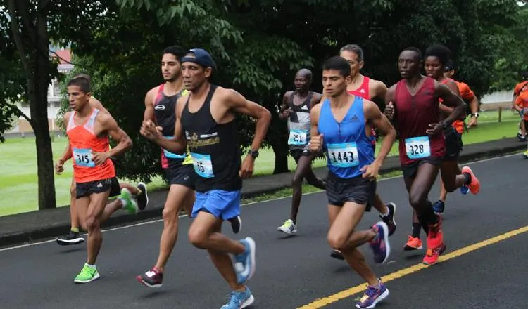 Edwin Rodríguez (1443) competirá en un evento de 21 kilómetros en España. /Foto Cortesía