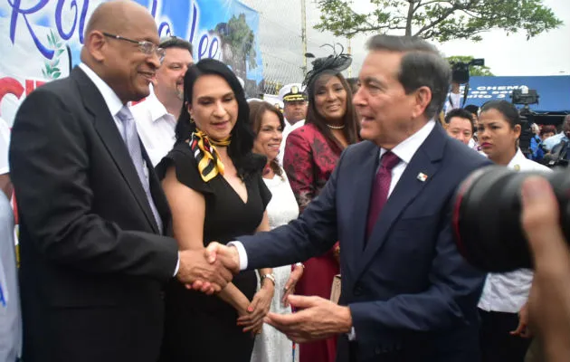 El ministro Alexander, afirmó que lo adeudado asciende a un poco más de "$1,200 millones, a los que ya le hemos empezado a hacer frente.